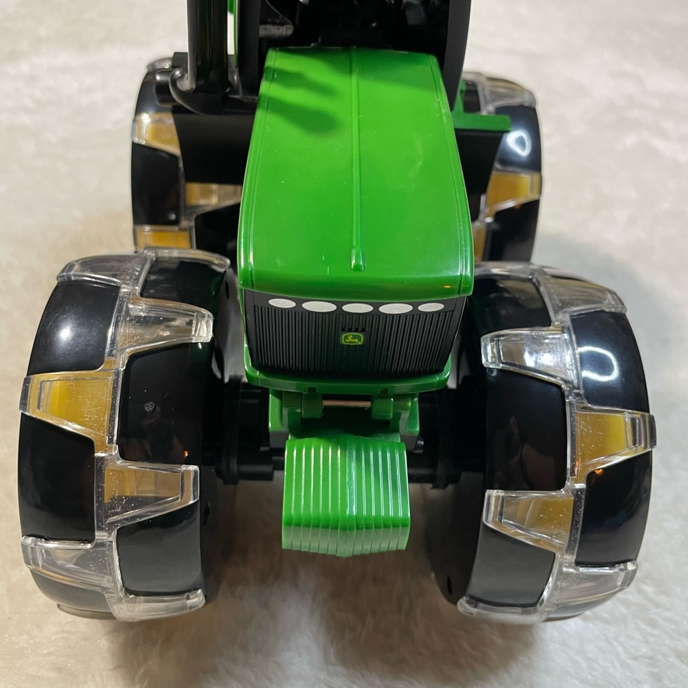 John Deere Light up Wheels Tractor Toy - Picture 2 of 8
